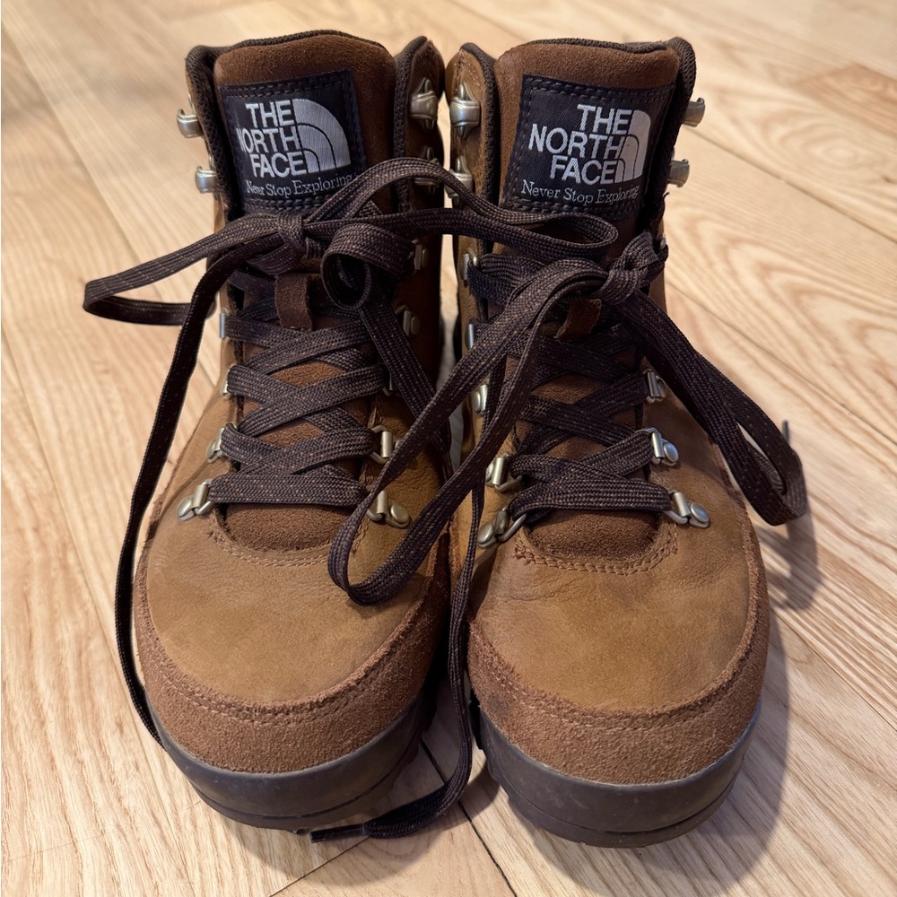 The North Face women’s Back-2-Berkeley  Hiking Boots Size 7.5